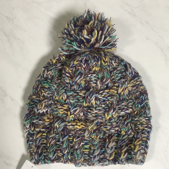 Chunky Knit Beanie w Pom - Multicolored Gray - OSFM Women’s NWT - Picture 3 of 4